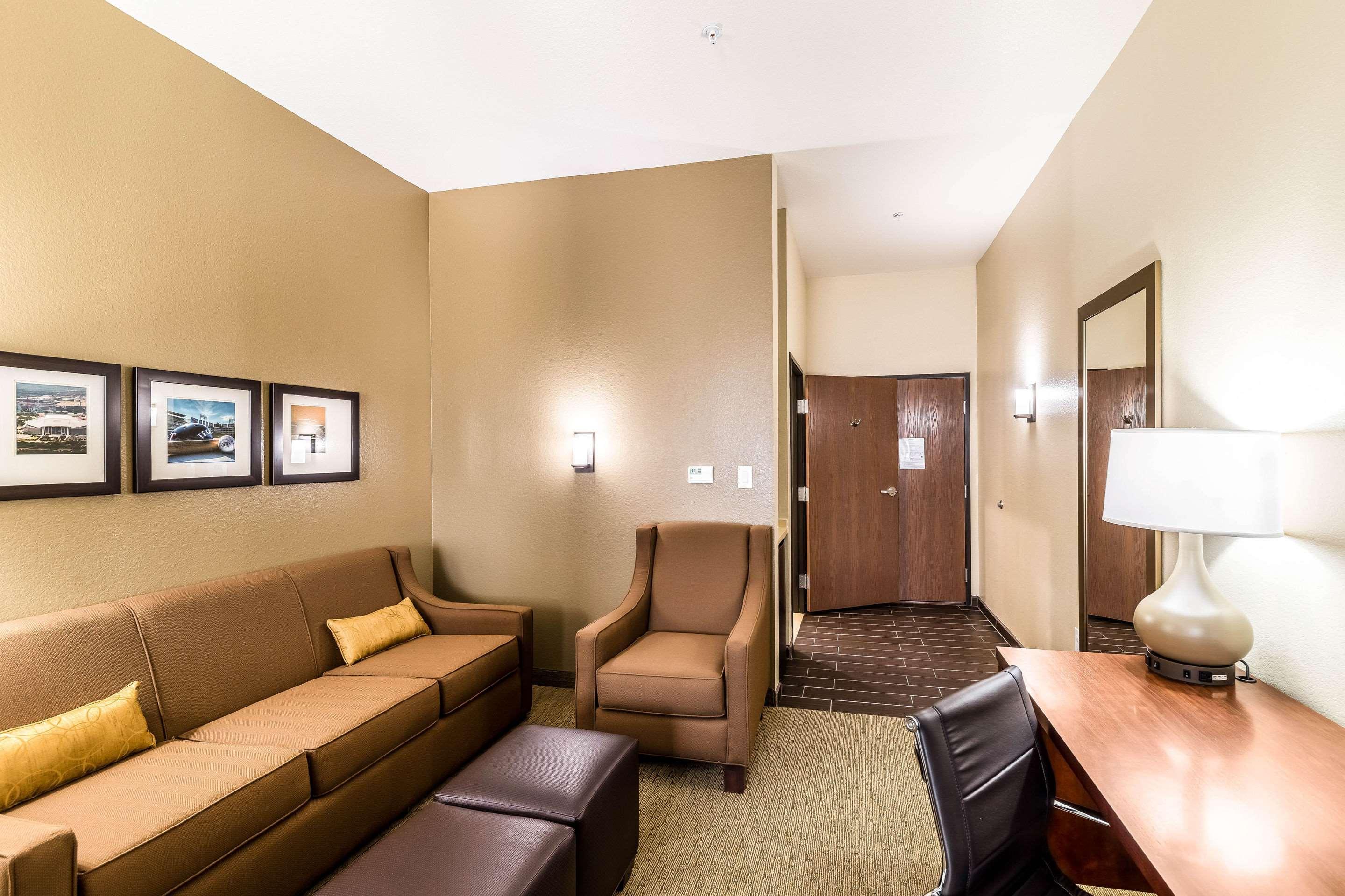 Comfort Suites Grand Prairie - Arlington North Εξωτερικό φωτογραφία