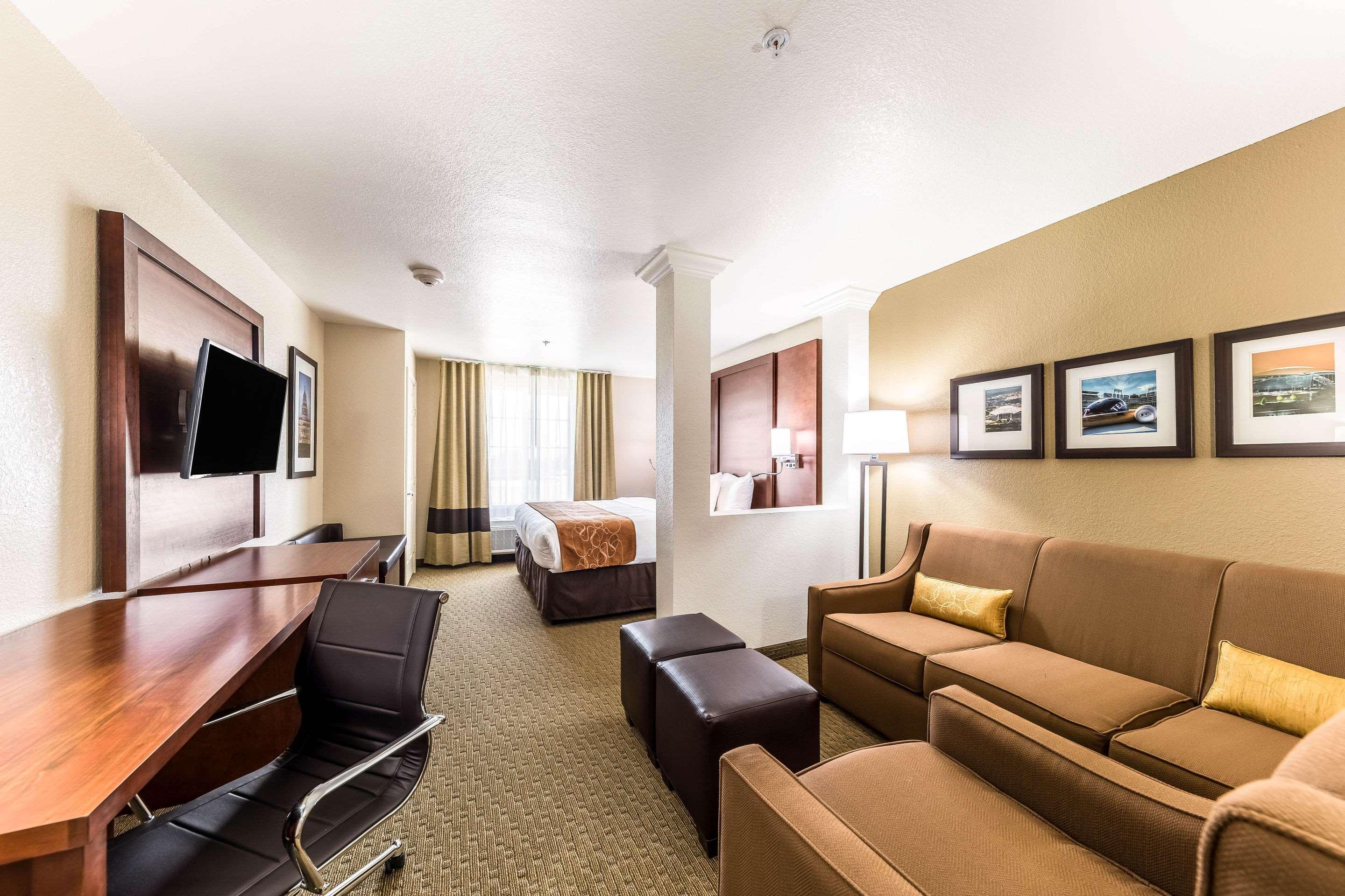 Comfort Suites Grand Prairie - Arlington North Εξωτερικό φωτογραφία