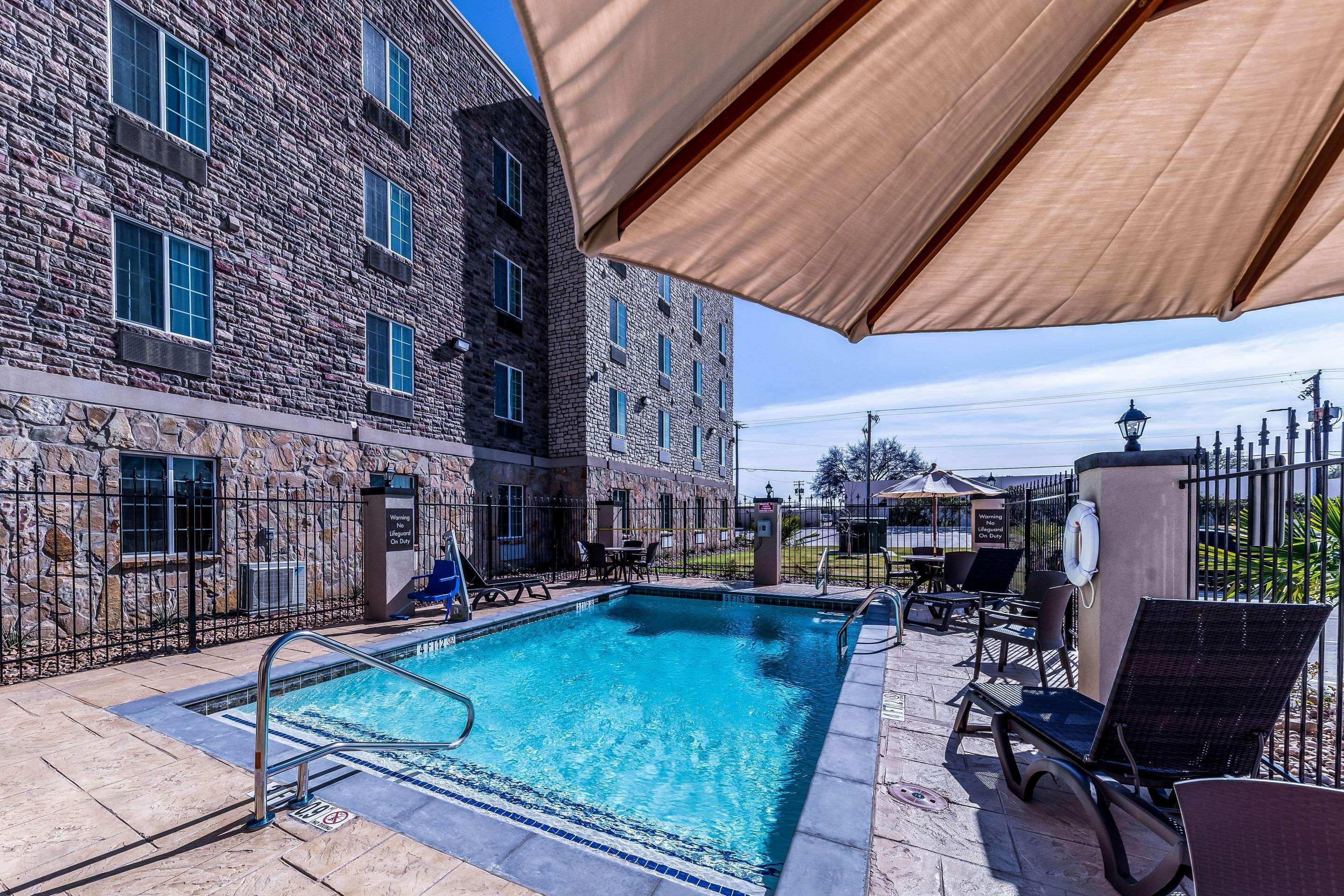 Comfort Suites Grand Prairie - Arlington North Εξωτερικό φωτογραφία